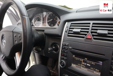 2011 - mercedes-benz b200
