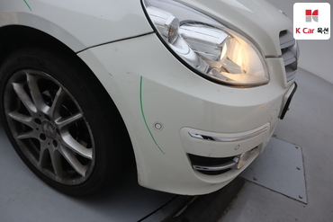 2011 - mercedes-benz b200