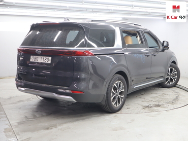 2021 - kia carnival