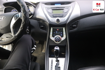 2011 - hyundai avante