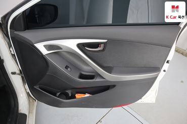 2011 - hyundai avante