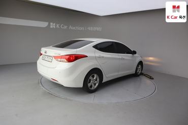 2011 - hyundai avante