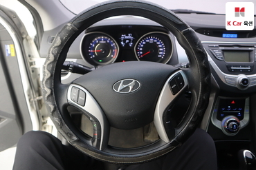2011 - hyundai avante