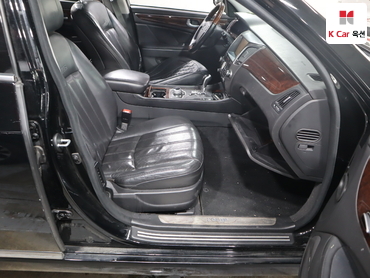 2012 - hyundai equus