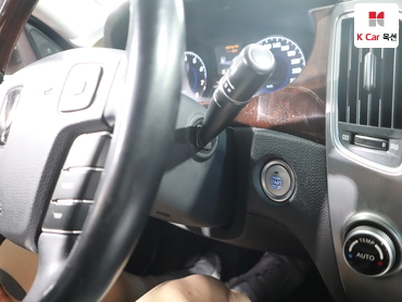 2012 - hyundai equus