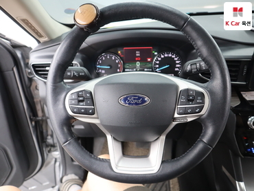 2022 - ford explorer