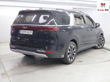 2023 - kia carnival