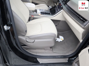 2023 - kia carnival