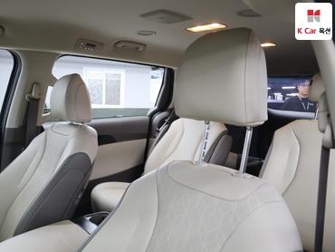 2023 - kia carnival