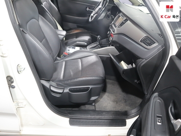 2016 - kia carens