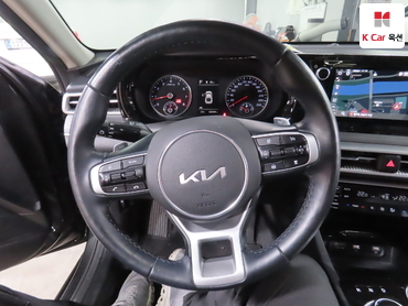 2023 - kia k5