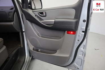 2019 - hyundai grand starex