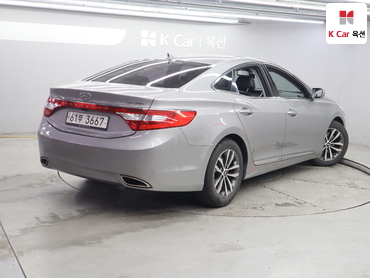 2011 - hyundai grandeur
