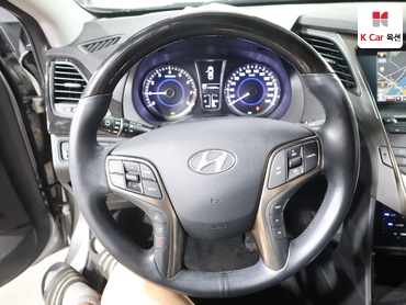 2011 - hyundai grandeur