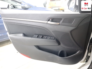 2018 - hyundai avante