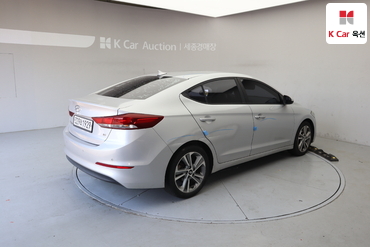 2018 - hyundai avante