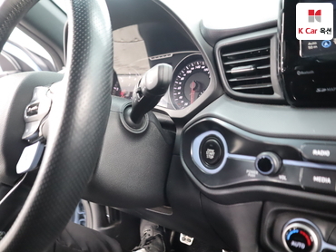 2020 - hyundai veloster