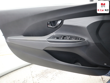 2020 - hyundai veloster