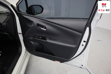 2017 - toyota prius
