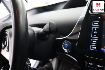 2017 - toyota prius