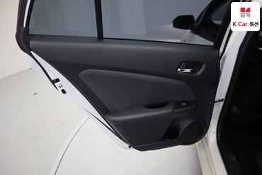 2017 - toyota prius