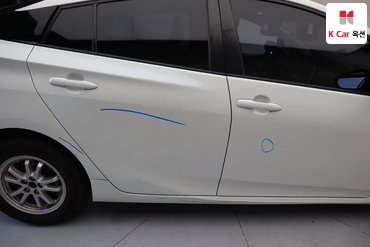 2017 - toyota prius