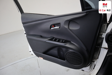 2017 - toyota prius