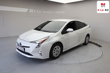 2017 - toyota prius