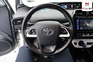 2017 - toyota prius