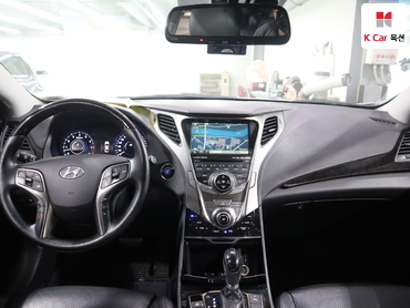 2011 - hyundai grandeur