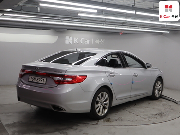 2011 - hyundai grandeur