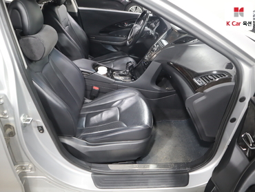 2011 - hyundai grandeur