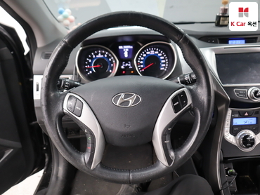 2012 - hyundai avante
