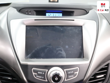 2012 - hyundai avante