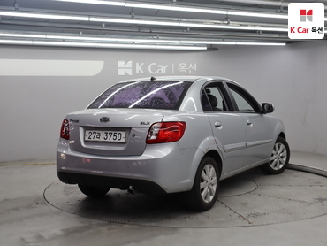 2010 - kia pride