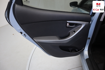 2011 - hyundai avante