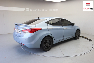 2011 - hyundai avante