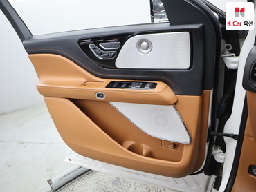 Lincoln Aviator 2022 — صورة 14