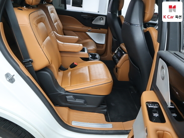 Lincoln Aviator 2022 — صورة 31