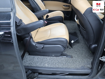 2022 - kia carnival