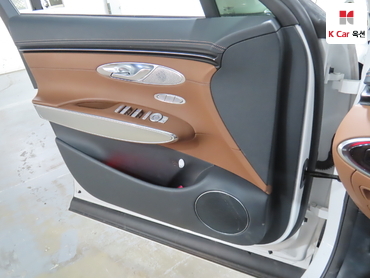 2023 - genesis gv70