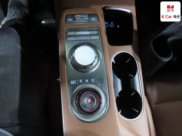 2023 - genesis gv70