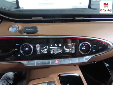 2023 - genesis gv70
