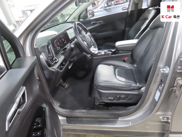 2023 - kia sportage