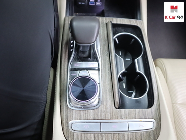 2022 - kia k9
