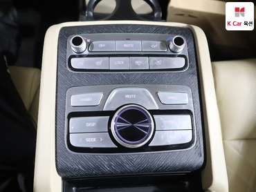 2023 - kia k9