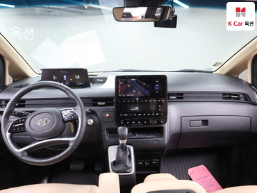 2024 - hyundai staria