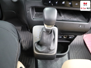 2024 - hyundai staria