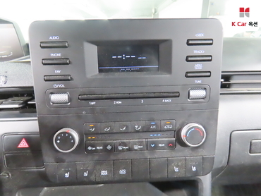 2024 - hyundai staria