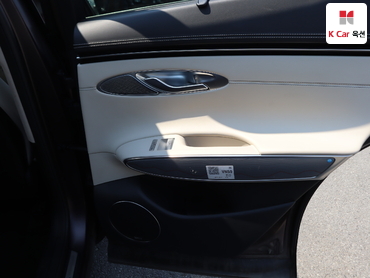 2021 - genesis gv70